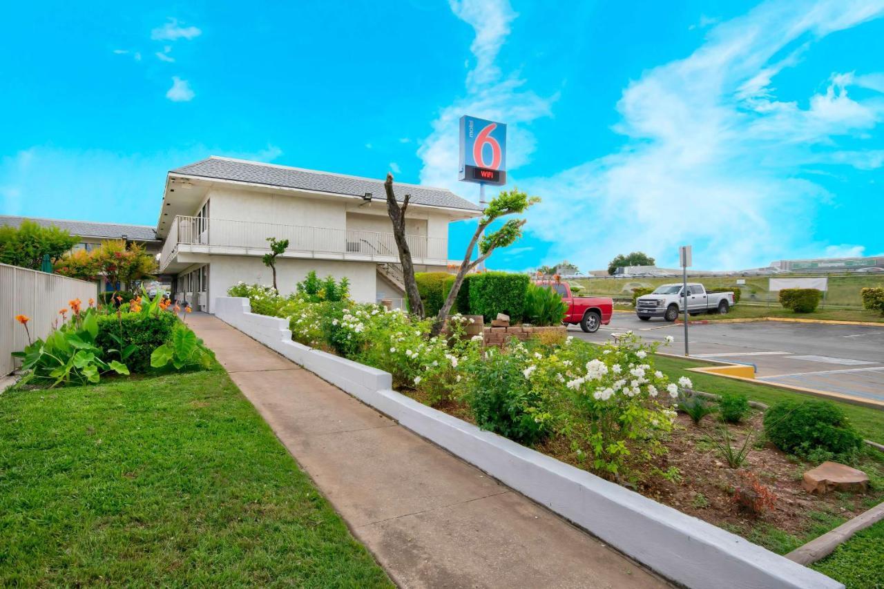 Motel 6-Austin, Tx - North المظهر الخارجي الصورة