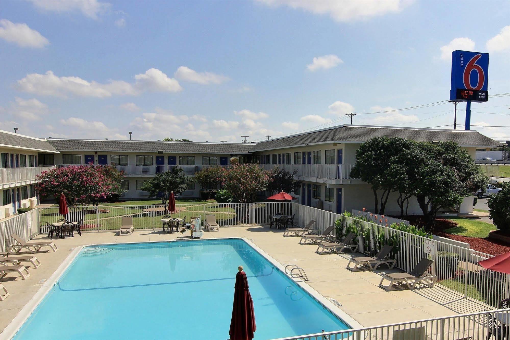 Motel 6-Austin, Tx - North المظهر الخارجي الصورة